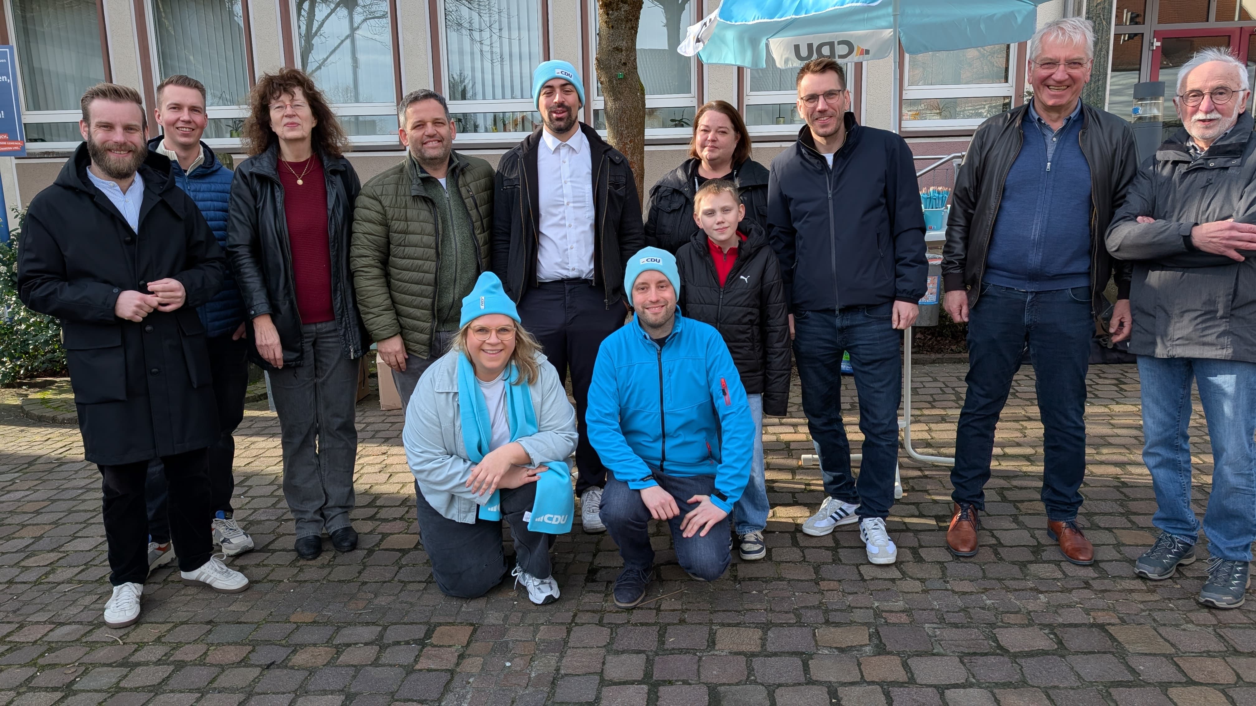Das Team der CDU Ro�dorf/Gundernhausen beim Infostand am Rathaus